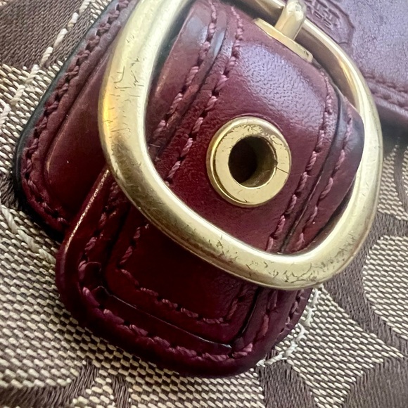 👑✅PRICE FIRM✅ COACH Y2K Signature Brown Monogram and Burgundy Leather Wristlet